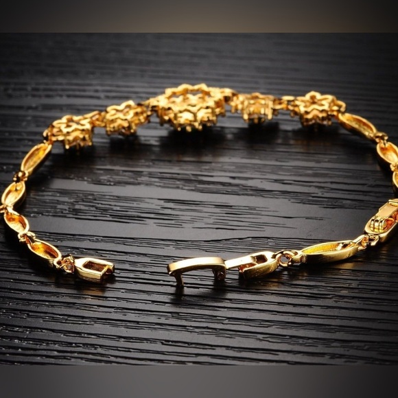 Womens Bangle Bracelets, Adjustable Emerald Love Flower Link Bangles Bracelets - Picture 4 of 5